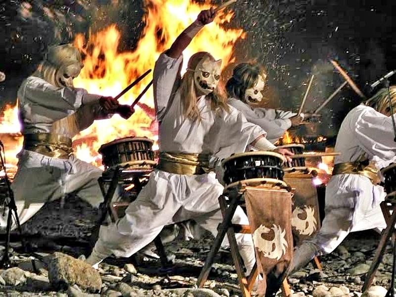 九尾狐傳說在火光中甦醒－那須御神火祭