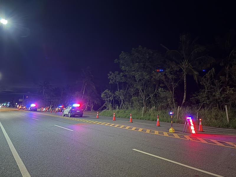 勞動節出遊車潮將至 台東縣大武警分局籲專心駕駛勿滑手機
