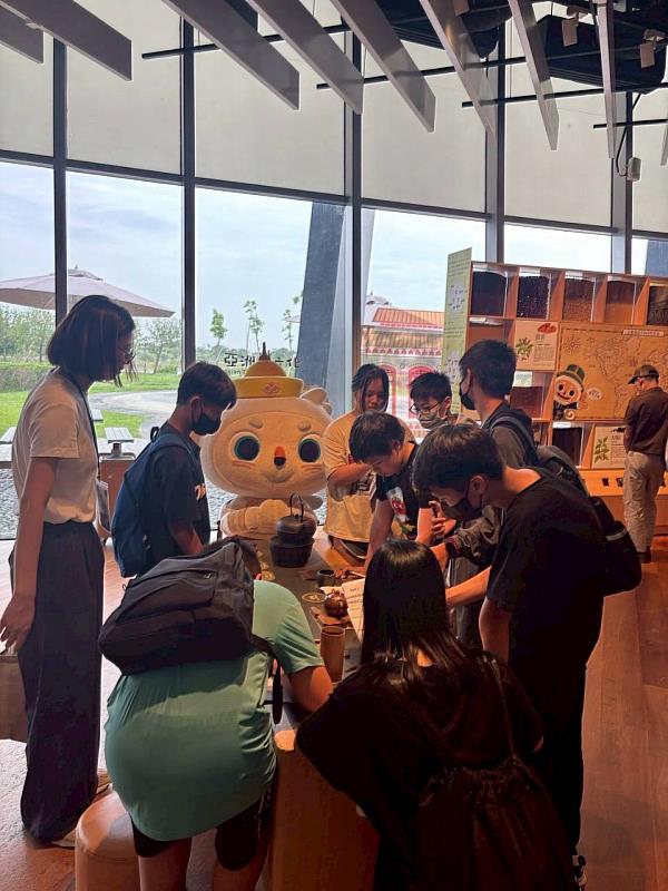 嘉義縣「尋寶列車」雙語微旅行 引領學童探索糖業與藝文寶藏