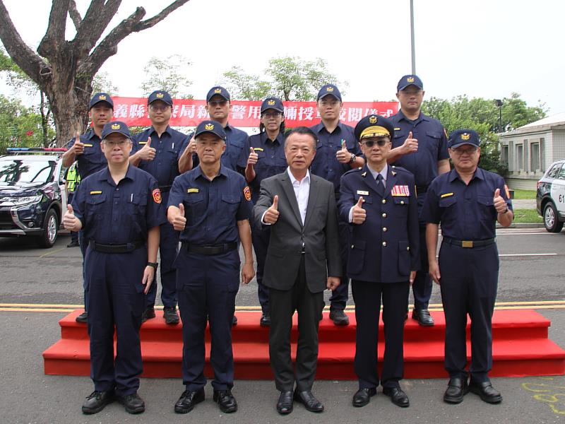 嘉義縣警力再升級 翁縣長校閱各式全新警用車輛