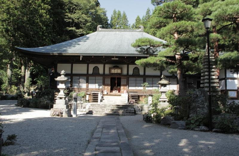 妙雲寺是一座擁有約840年歷史的臨濟宗名剎，位於鹽原溫泉的中心。