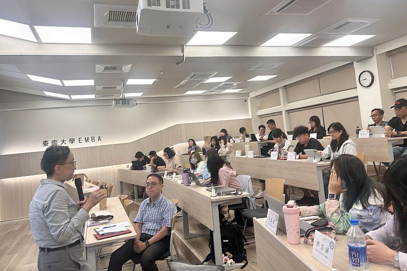 南大課堂延伸至數位內容創作，從實地觀察到跨媒體應用，呈現經管系整合理論與實務的學習歷程。