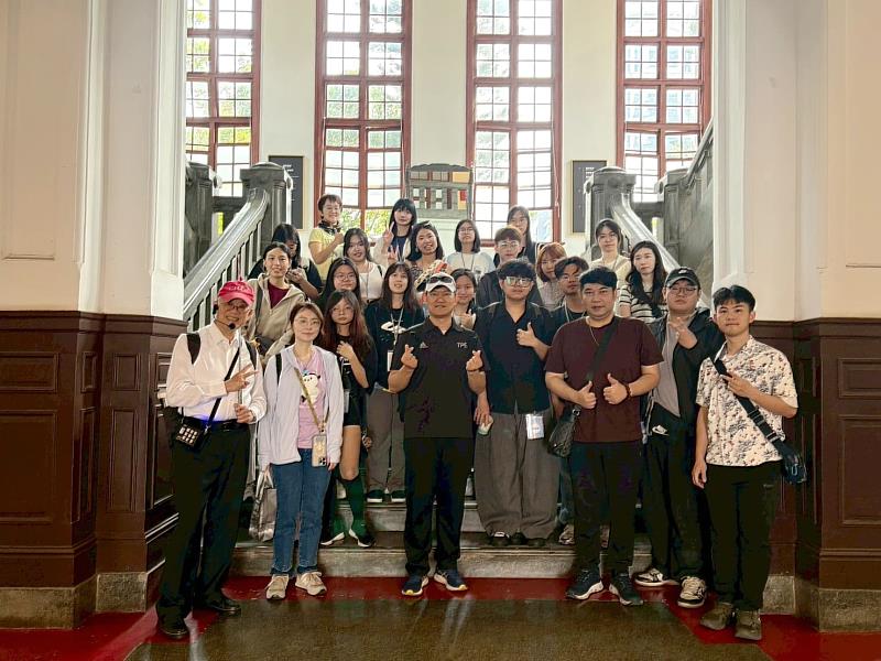 中國科大菁英學程學子參訪新竹市政府國定古蹟。（照片/校方提供）