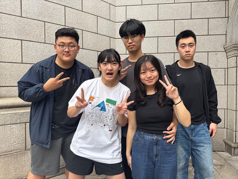 校方提供經費，同學可邀請老師共進午餐，暢聊學業、生活、職涯。