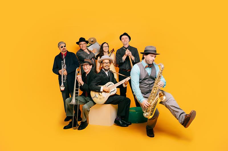 「節奏舞台 Folk Rhythm Stage」兩日演出自1點30分至5點，集結多組風格鮮明的表演團隊。