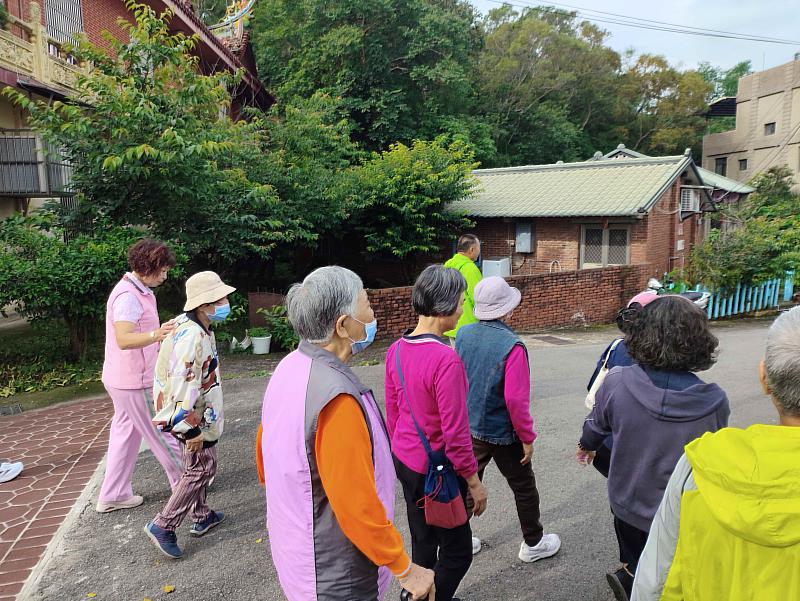 愛我家鄉、樂活齊步走 百位鄉親扶老攜幼齊步走 共創健康幸福苗栗