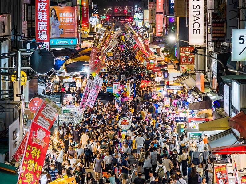 嘉義市政府把握活動熱潮，推薦多樣化涵蓋美食、潮選店及旅宿等的遊程。