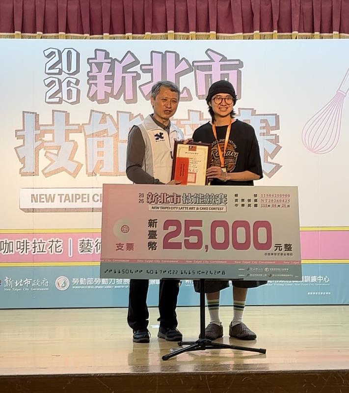 陳修醫（右）今年獲鮮乳品牌乳香世家代言邀請，競賽上更不懈怠，本次拿下冠軍實至名歸。