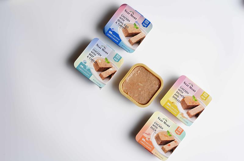 「星丘銀河狗餐盒」4種口味皆堅持98%動物性蛋白質，且不添加增稠劑等人工添加物，保留食材纖維與天然肉汁，提供最純粹的營養補給。（資料來源：尾巴丘毛孩選物）