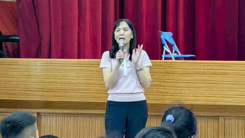 莿桐國小王淑霞校長致詞。