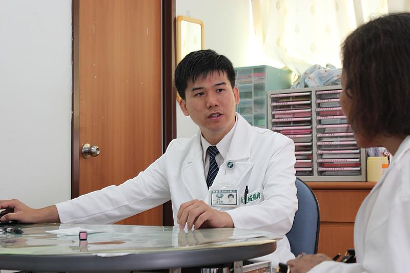 花蓮慈濟醫院婦產部婦癌科主龐渂醛指出，要預防婦癌、降低婦癌風險，在生活要特別注意3大關鍵。第一，體重管理；第二，生育與哺乳；第三，疫苗接種。