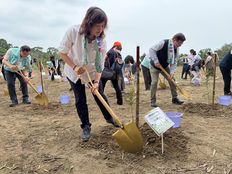 林業保育署處長汪昭華感謝中華郵政支持及參與ESG生物多樣性棲地營造專案，共同打造自然共好的永續環境。