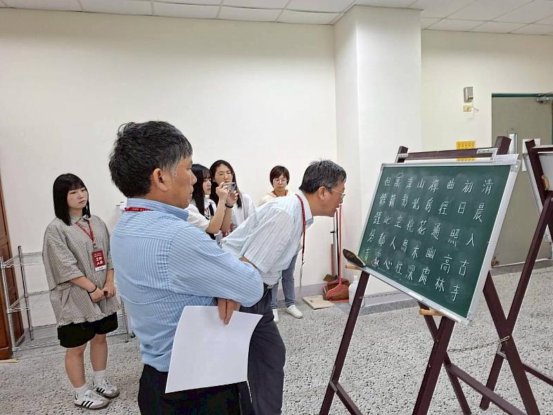 東華大學師培中心舉辦教師專業知能板書檢定 強化師資生教學基本能力