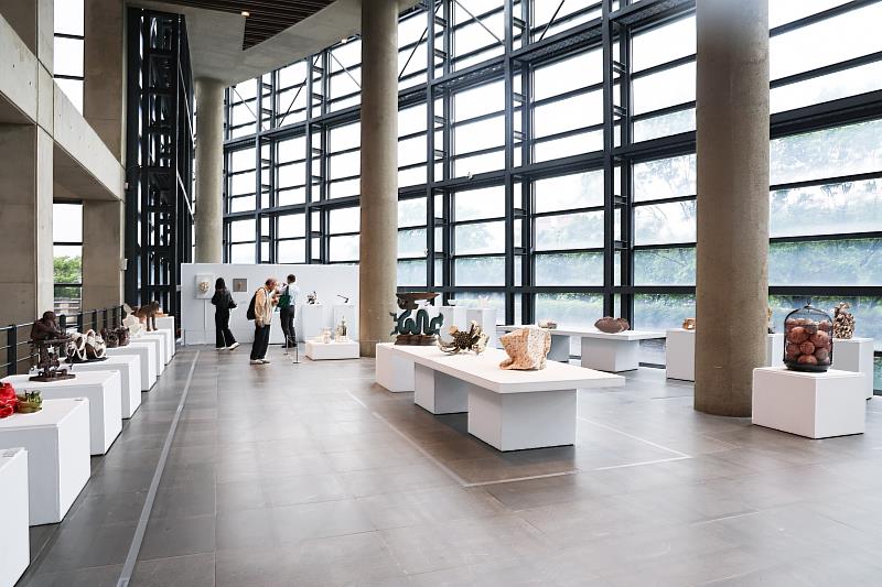 「第8屆臺灣陶藝金陶獎」即日起在陶博館1樓陽光特展室展出。