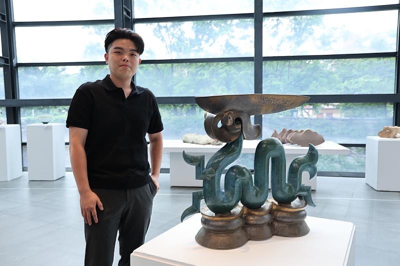 社會組銀獎丁有彧《器之獸—龍》。