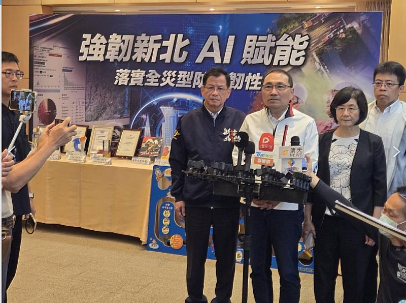 市政會議後媒體聯訪。