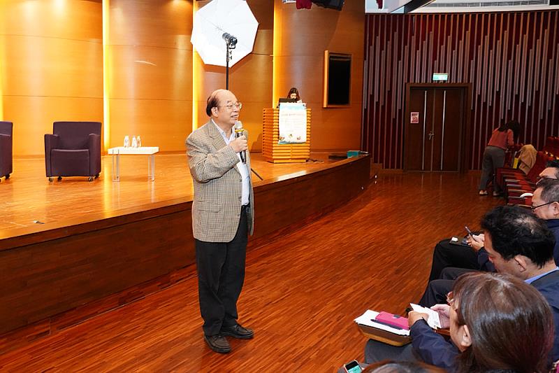 中國文化大學新聞系系友會理事長李建榮出席活動，肯定校友返校分享，鼓勵學弟妹投入新聞實務學習。