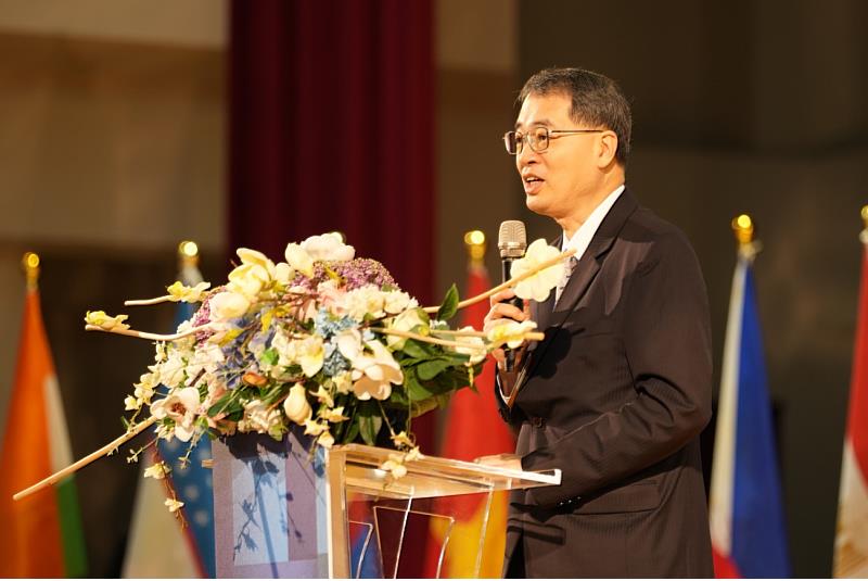 國立暨南國際大學舉辦「2026 HLU年會暨WURI世界大學創新排名典禮」