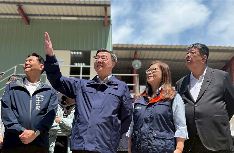海洋委員會主任委員管碧玲陪同行政院長卓榮泰視導馬祖海巡廳舍工程。