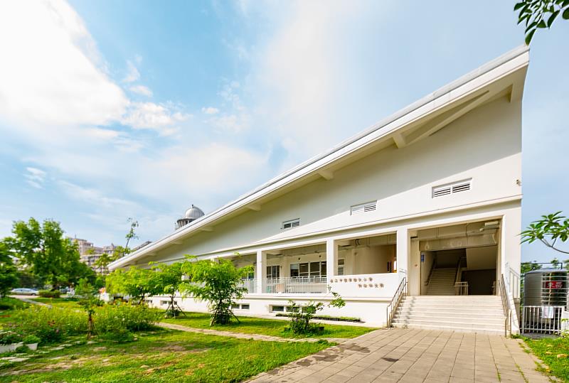 耗資6400萬！嘉市蘭潭國小蘭星樓勇奪2026台灣建築永續獎