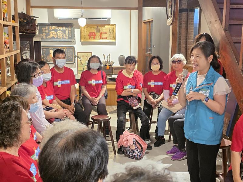 走進老屋喚醒回憶 嘉義民雄衛生所陪伴長者展開「生命故事之旅」