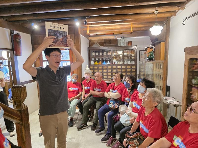 走進老屋喚醒回憶 嘉義民雄衛生所陪伴長者展開「生命故事之旅」