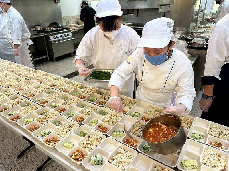 學生團隊深入瞭解院友需求，設計營養均衡軟嫩好入口的菜單。