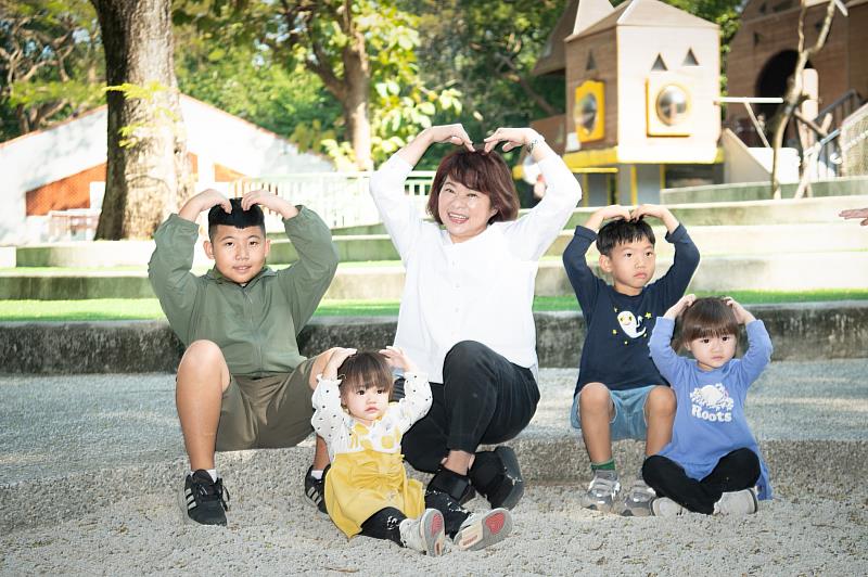 母親節溫馨送暖，嘉義市完善婦幼政策成家庭神隊友。