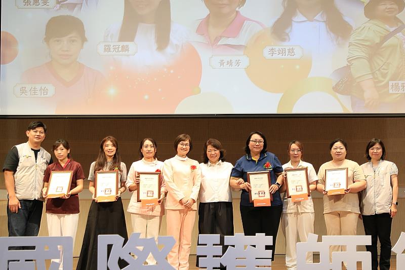 黃敏惠市長表揚優良護理師。