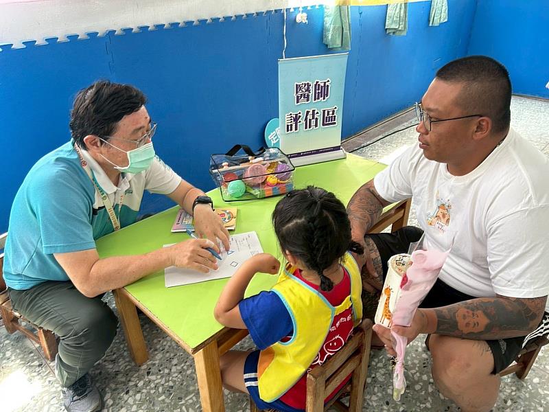 愛在六腳 母親節守護孩子每一步成長
