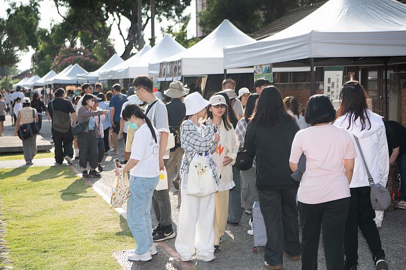 舊監宿舍群「木日小市」皮友齊聚 漫遊木都歡度母親節
