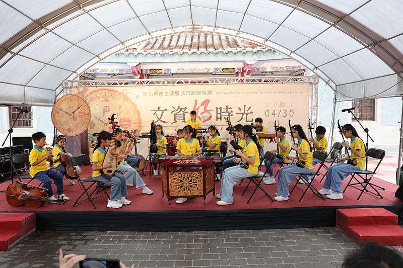 開幕活動特別邀請大豐國小國樂團帶來暖場及開場演出 ,以悠揚樂聲為特展揭開序幕。