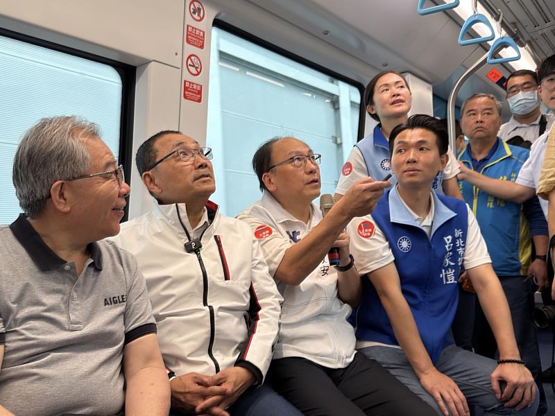 市府團隊確認履勘前改善事項完成。