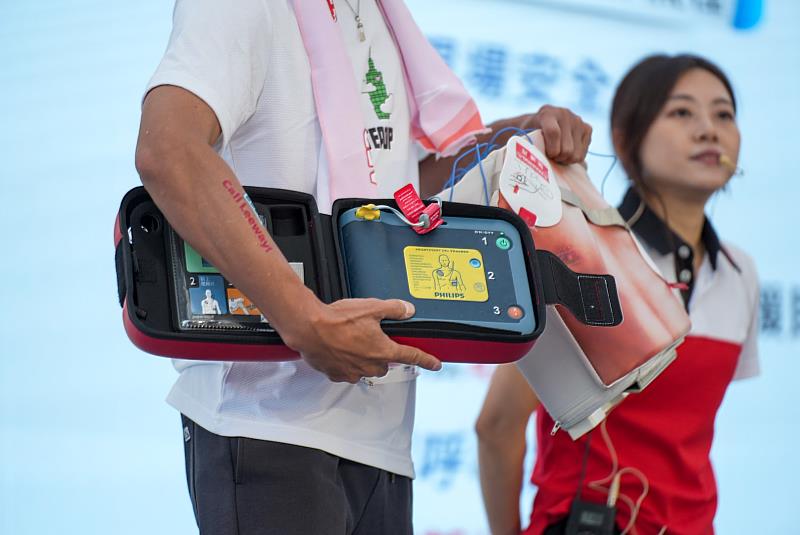 立偉電子贊助並設置共18台自動體外心臟電擊去顫器（AED），維護了每位參賽者的生命安全。