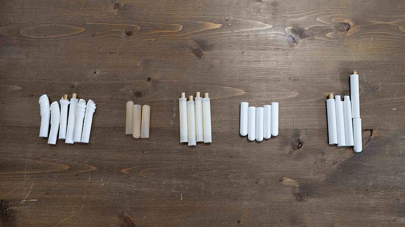 歷經兩年研發與數次材料混合實驗，臺南蛋品與HMM、健翔團隊成功打造出耐用，且可100%被生物分解的蛋殼筆。（資料來源：臺南蛋品）