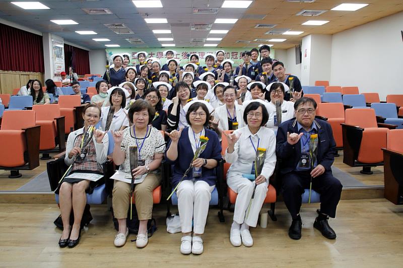 第6屆加冠典禮全體同學與師長貴賓合影。