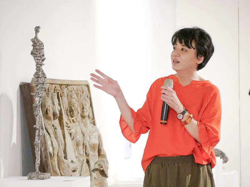 藝術家蒲宜君，以詩意雕塑與平面作品描繪靈魂行旅與內在風景，作品深受藝術收藏界關注。