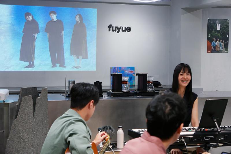 這場集結了音樂、時尚與紙本雜誌的藝術饗宴，由風潮音樂牽線促成。隨著上週「公開練團」圓滿結束，緊接在5月下旬，Cicada將帶著這份能量回到正式舞台。（圖／M/S Magazine提供）