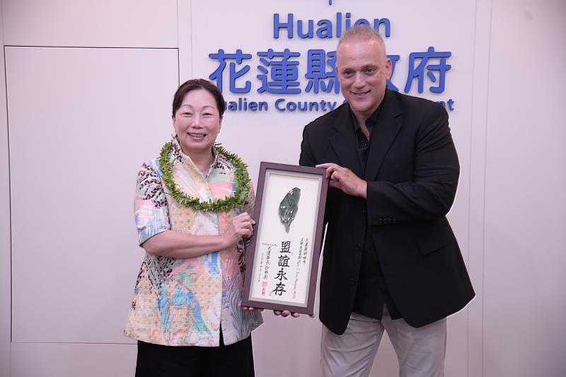 C. Kimo Alameda Visits Hualien County Gov, Signs Proclamation Reaffirming Sister-City Partnership
