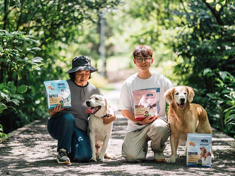 倍力「S30低敏犬糧」為台灣導盲犬協會指定使用飼料,更通過美國AFFCO餵食測試,長達26週的考驗。(資料來源:倍力寵物健康食品)