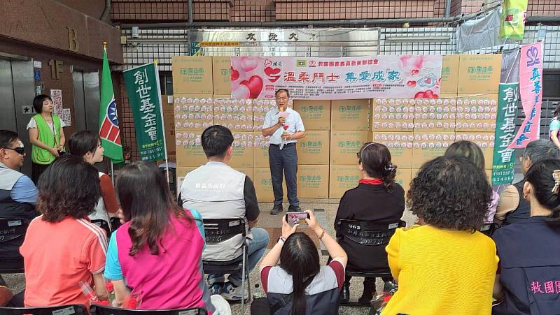 救國團嘉義團委會黃國芳主委致詞。