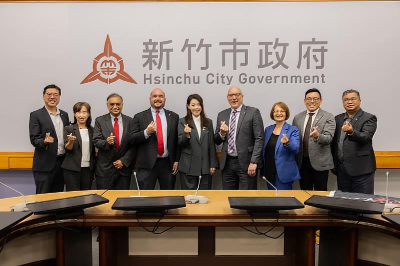 美國辛辛那提大學訪團拜會新竹市政府。