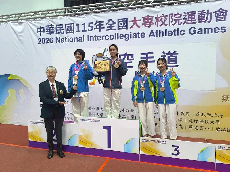 簡好芯同學憑藉扎實訓練與鬥志，榮獲一般女生組空手道第三量級金牌！