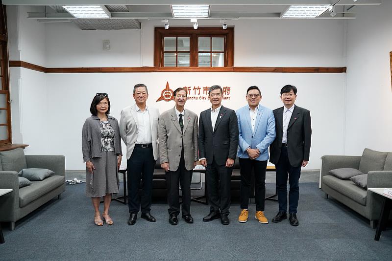 副市長林琨瀚、紐西蘭毛利文化大使Trevor Maxwell及貴賓合影。