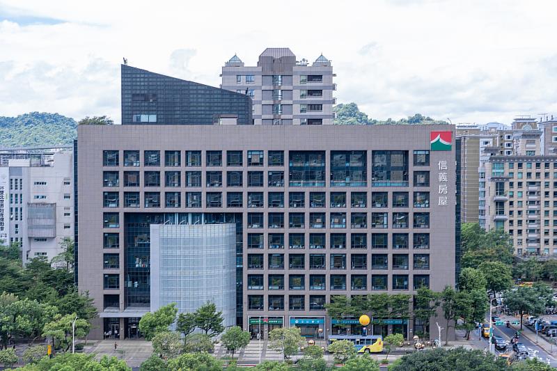 信義房屋表示，房屋仲介事業表現轉佳，人均產值逐月攀升。
