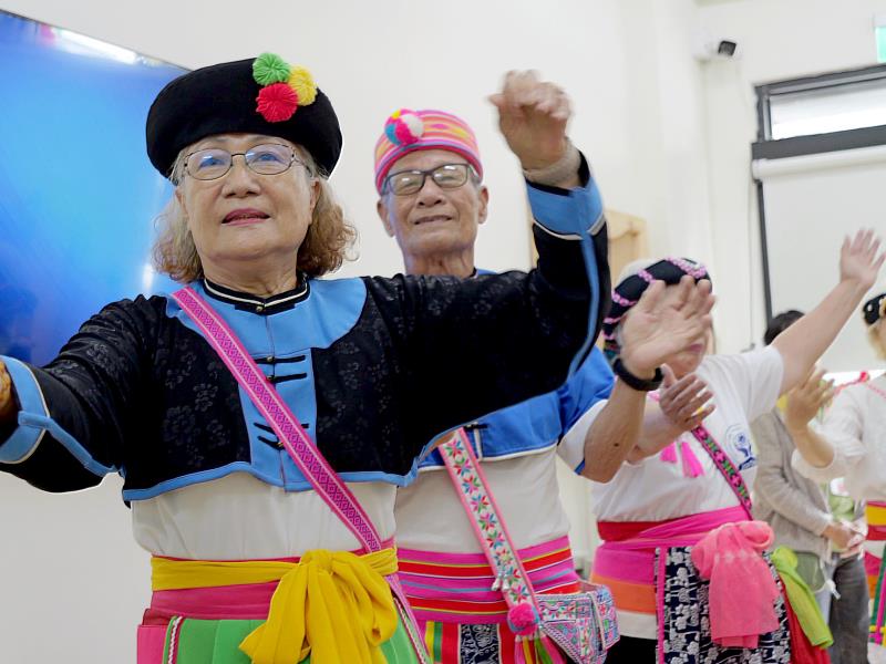 馬當文健站長者特此以阿美族語歌謠開場，祝福未來服務行車平安、順遂。