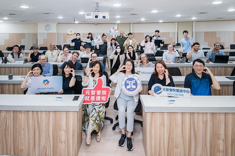 元智大學管理學院推動「AI賦能EMI」,透過實戰工作坊引領師生掌握AI 工具,優化全英語教學效能。