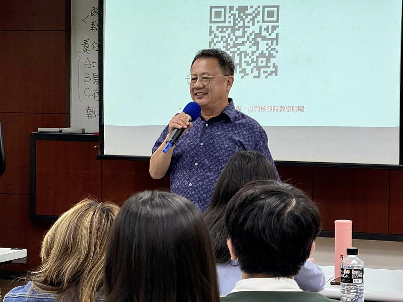 農信保基金董事長賴坤成主持保證業務說明會。
