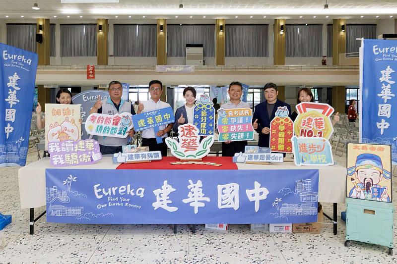 高市長至各校給予鼓勵。