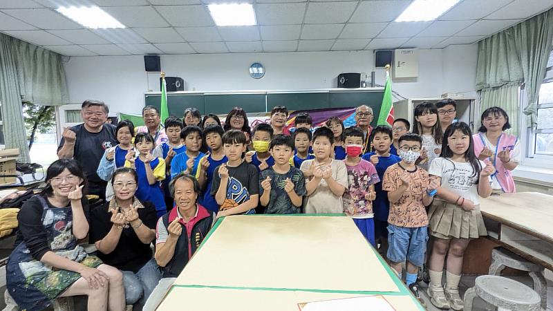 團體大合照（工青隊×重興國小）。